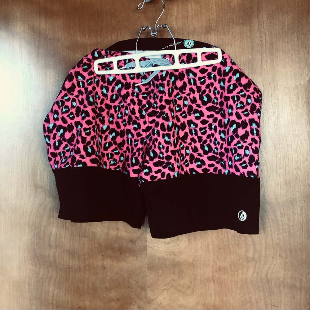 VOLCOM sport shorts